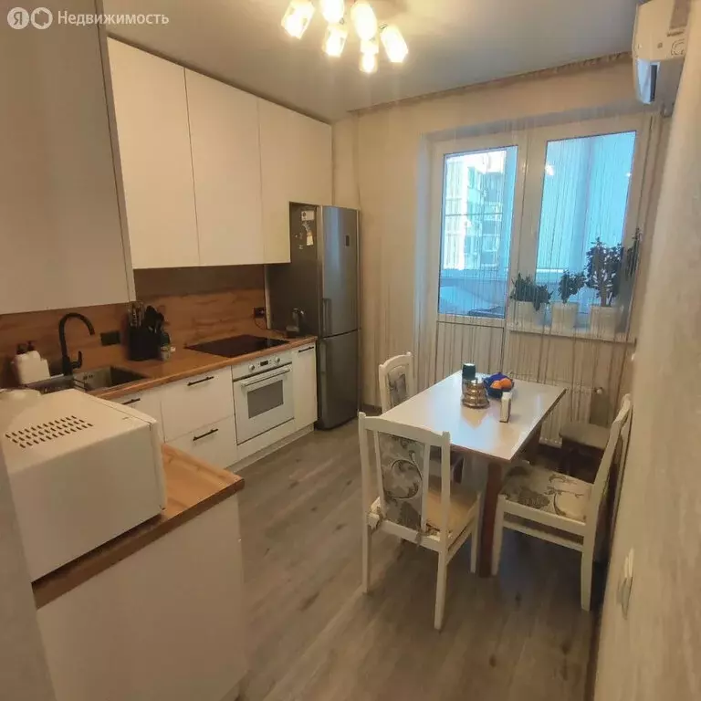 1-комнатная квартира: Краснодар, улица Лётчика Позднякова, 2к1 (35 м) - Фото 1