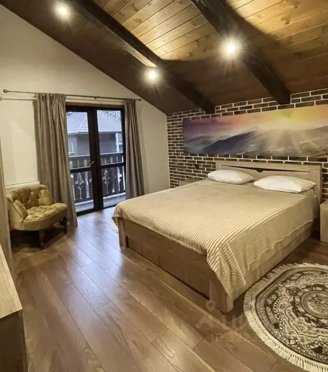 Дом в Карачаево-Черкесия, Зеленчукский район, с. Архыз ул. Банковская, ... - Фото 1