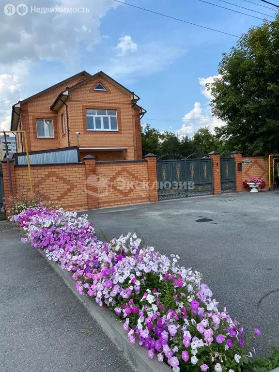 Дом в Тюмень, микрорайон Парфёново, улица Хусаинова, 81 (200 м) - Фото 1