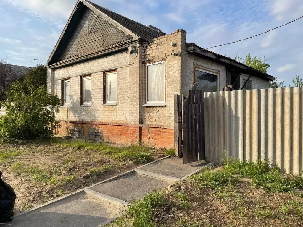 Дом в Волгоградская область, Волгоград Ангарская ул., 130 (80 м) - Фото 1