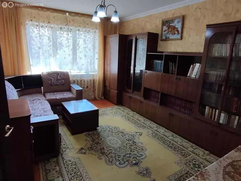 3-комнатная квартира: Партизанск, Комсомольская улица, 1 (63 м) - Фото 1