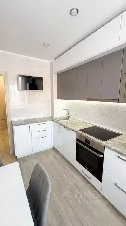 2-к кв. Омская область, Омск ул. Малиновского, 23к1 (56.8 м) - Фото 0