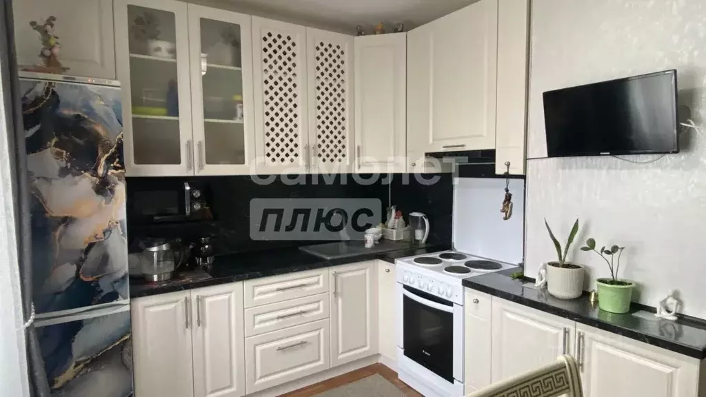 3-к кв. Курская область, Курск просп. Анатолия Дериглазова, 5 (76.9 м) - Фото 1