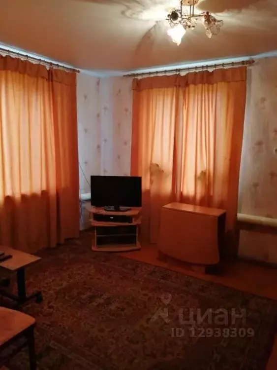Дом в Кемеровская область, Топкинский район, д. Опарино Молодежная ул. . - Фото 0