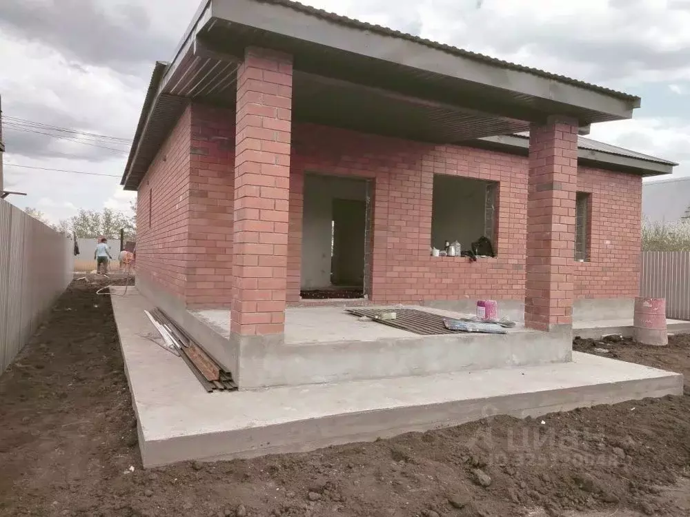 Дом в Оренбургская область, Оренбургский район, Весенний сельсовет, ... - Фото 1