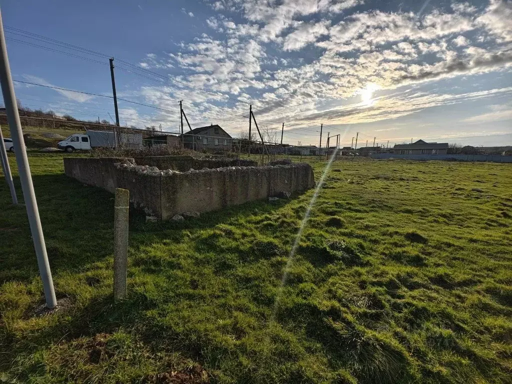 Участок в Севастополь с. Вишневое, ул. Мира, 26 (8.0 сот.) - Фото 0