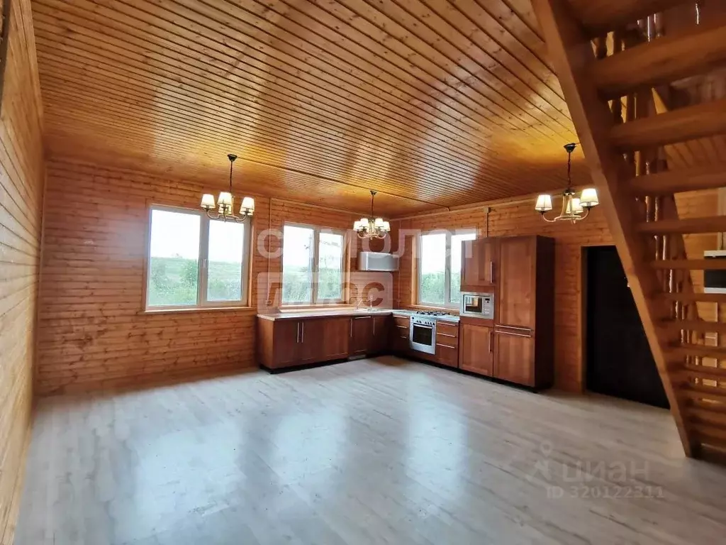 Дом в Калужская область, Малоярославецкий район, Недельное с/пос, с. ... - Фото 1