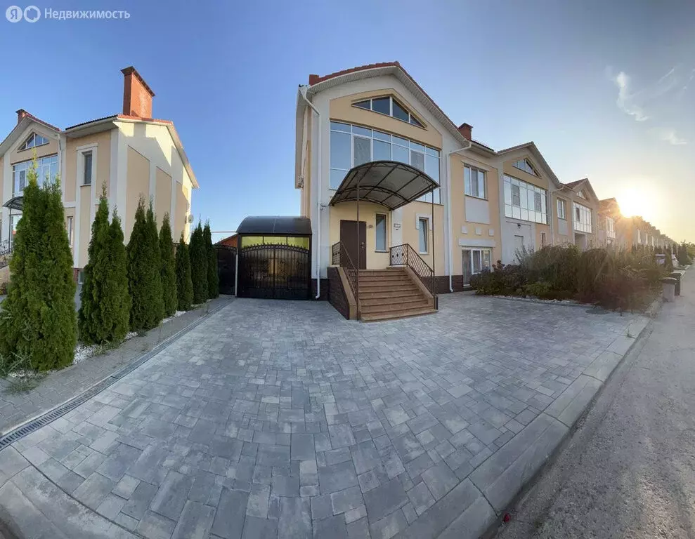 Дом в Саратовская область, Мостовой переход через Волгу у села ... - Фото 0