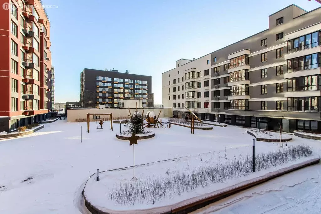 2-комнатная квартира: Тюмень, улица Разведчика Кузнецова, 7 (63.5 м) - Фото 1