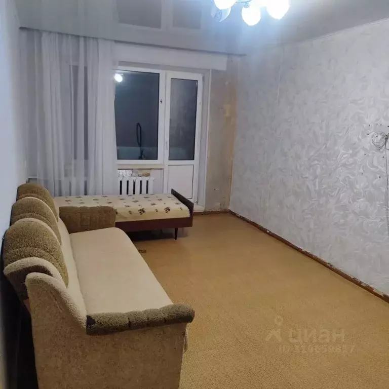 2-к кв. Оренбургская область, Кувандык ул. Маршала Жукова, 7 (45.0 м) - Фото 0