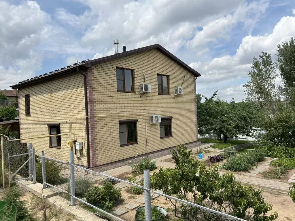 Коттедж в Волгоградская область, Волгоград пос. Латошинка, ул. ... - Фото 1