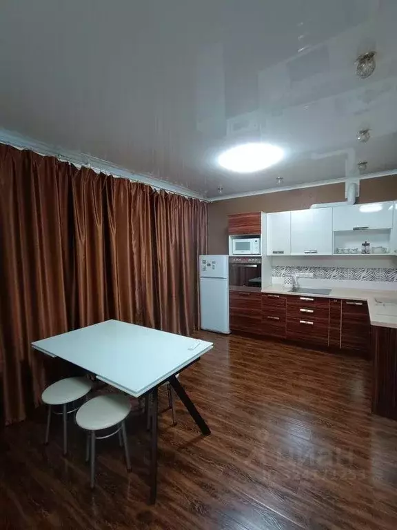 3-к кв. Хакасия, Черногорск ул. Калинина, 1 (75.0 м) - Фото 1