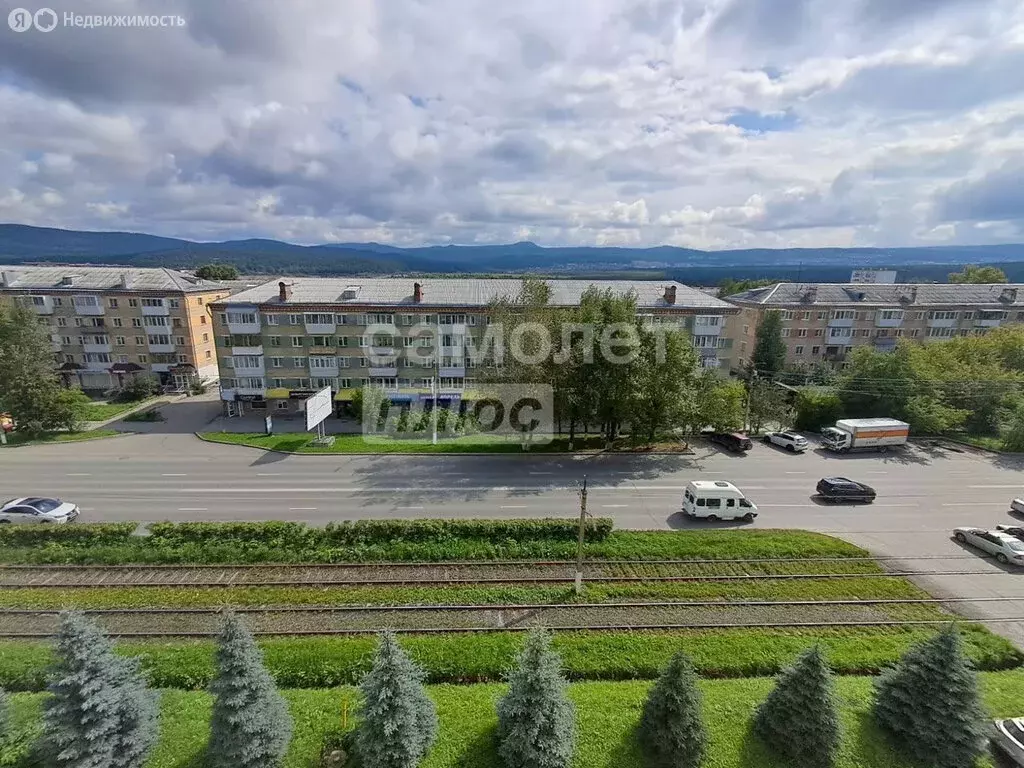 3-комнатная квартира: Златоуст, 3-й микрорайон проспекта имени Ю.А. ... - Фото 2