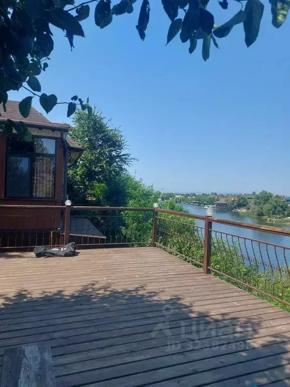 Дом в Саратовская область, Энгельс Орфей ДНТ, ул. Береговая (40 м) - Фото 1