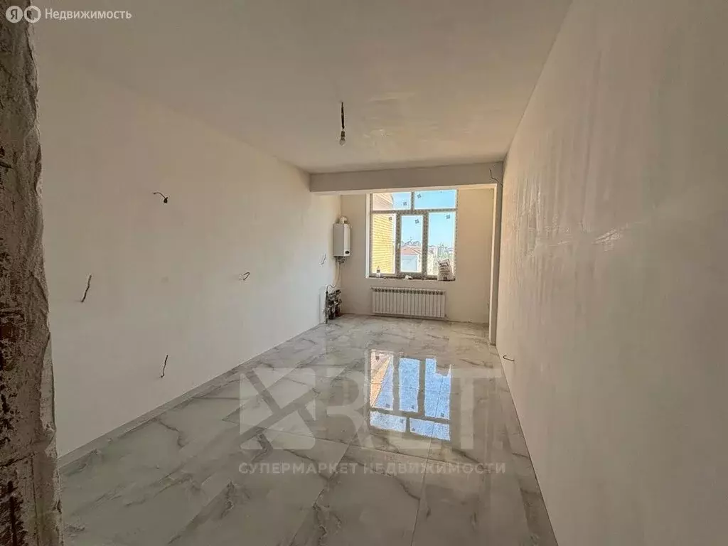 2-комнатная квартира: Махачкала, улица Абубакарова, 121 (96 м) - Фото 1