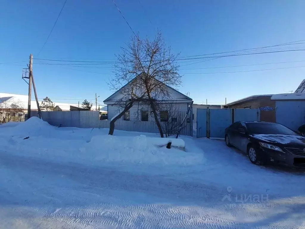 Дом в Омская область, Омск ул. 5 Декабря, 54 (99 м) - Фото 1