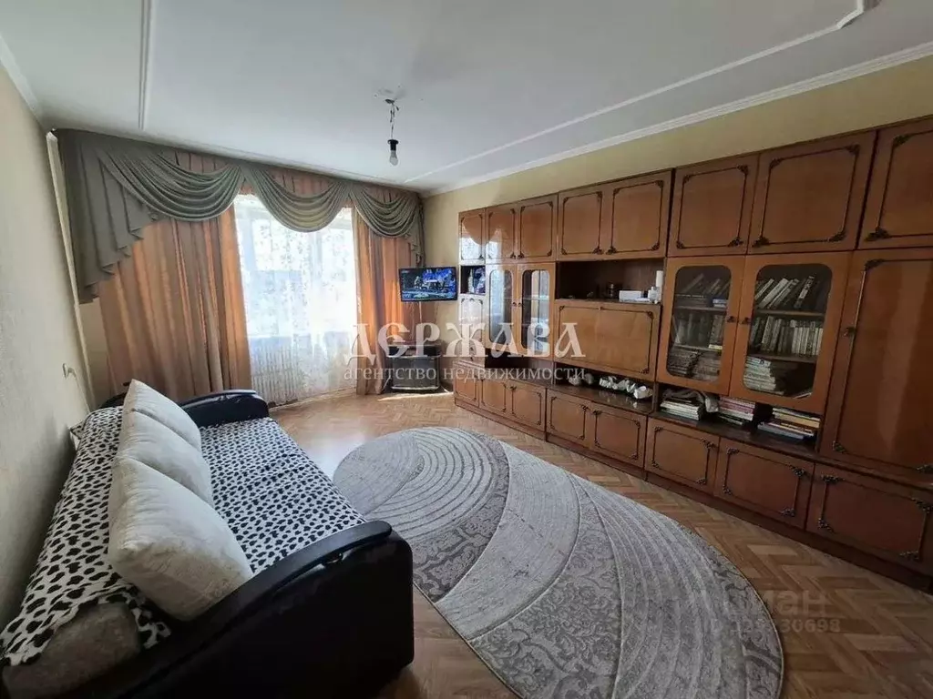 3-к кв. Белгородская область, Старый Оскол ул. Свердлова, 25 (63.0 м) - Фото 1