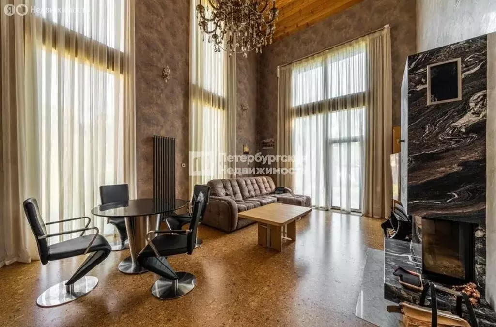 Дом в Павловск, улица Матросова, 3 (376 м) - Фото 1