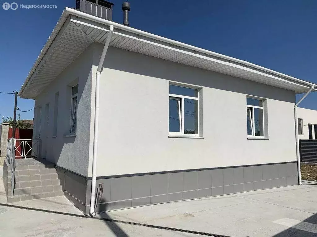 Дом в Трудовское сельское поселение, посёлок Айкаван, улица ... - Фото 0