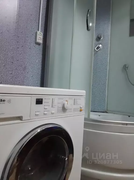 Дом в Псковская область, Дедовичи рп ул. Коммунаров, 28 (400 м) - Фото 1