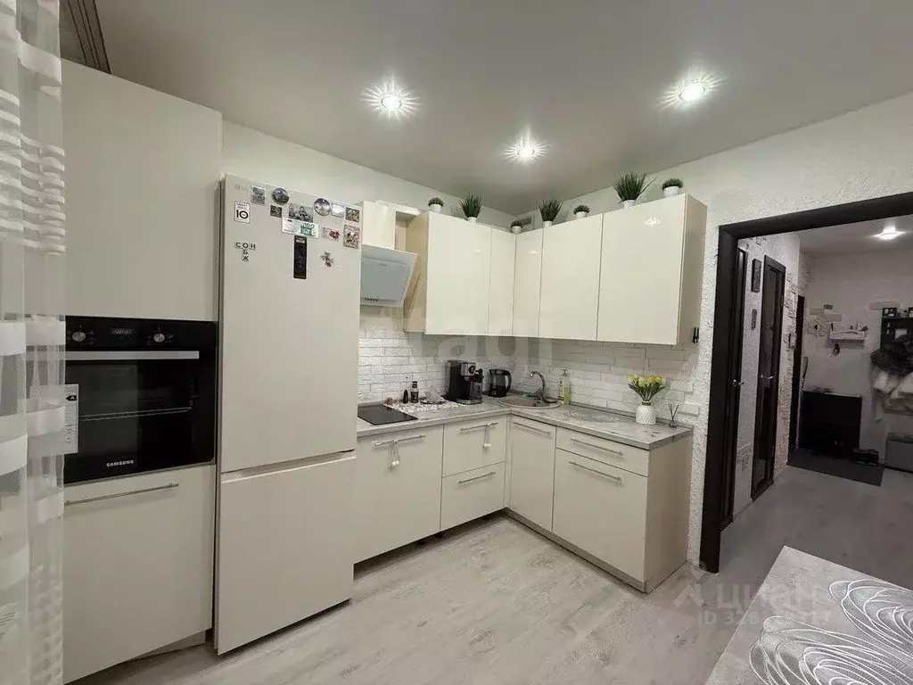 2-к кв. Красноярский край, Красноярск Линейная ул., 84 (54.9 м) - Фото 1