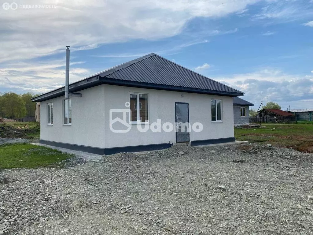 Дом в Республика Башкортостан, Учалинский сельсовет, село Учалы, улица ... - Фото 2