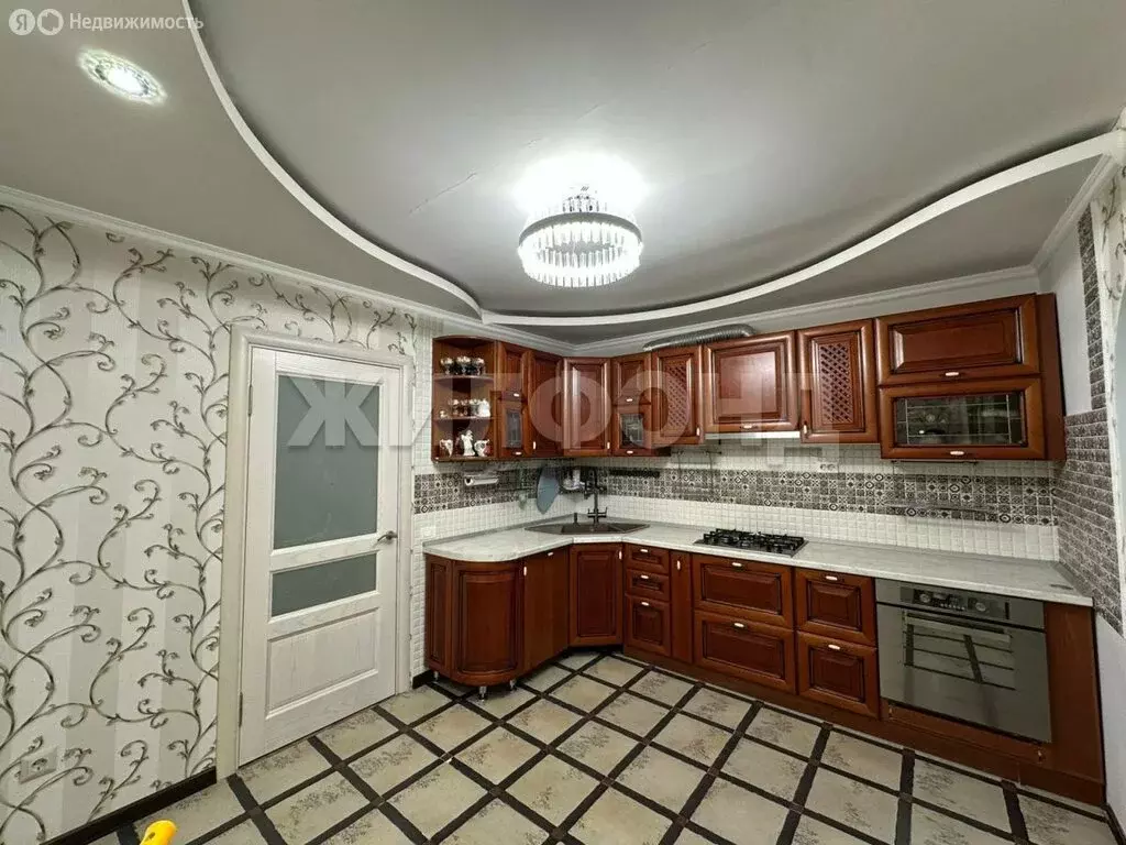 3-комнатная квартира: Георгиевск, Парковая улица, 7 (100 м) - Фото 1