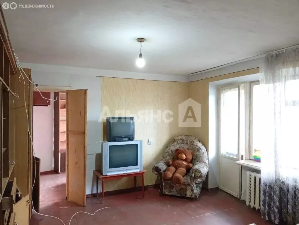4-комнатная квартира: Шахты, Текстильная улица, 49 (80 м) - Фото 1