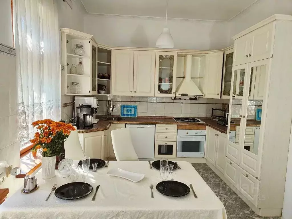 Дом в Краснодарский край, Сочи ул. Ежевичная Полянка, 1 (450 м) - Фото 1