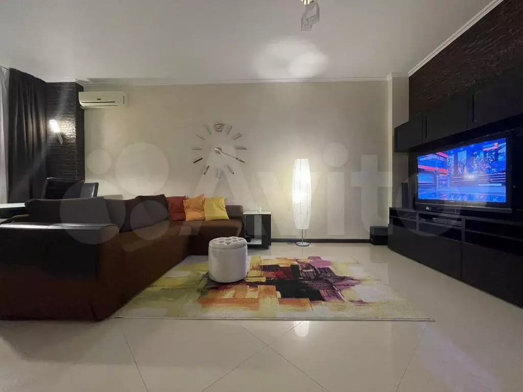 2-к. квартира, 60 м, 8/17 эт. - Фото 0