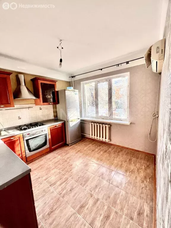 4-комнатная квартира: Махачкала, улица Нахимова, 5 (94 м) - Фото 1