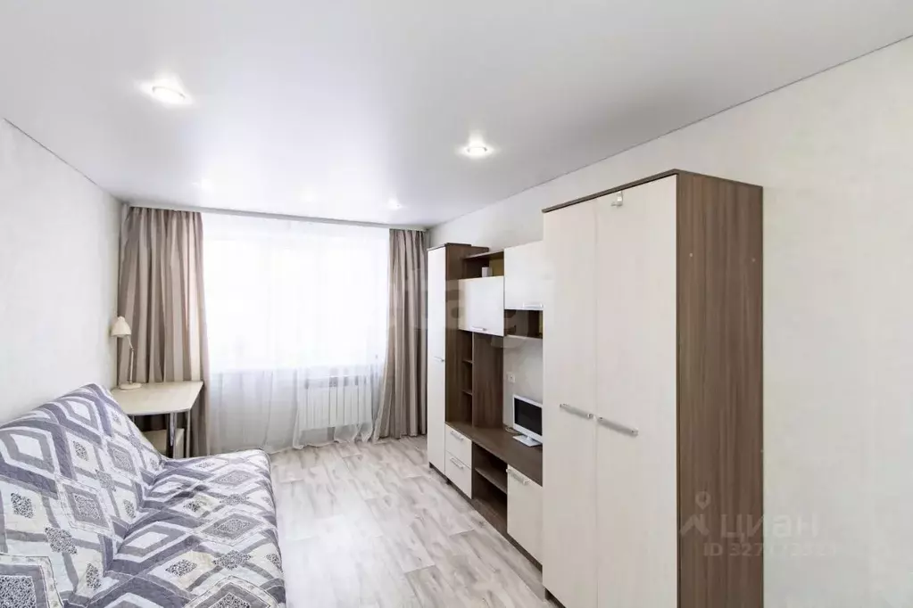 3-к кв. Тюменская область, Тюмень ул. Воровского, 33 (68.4 м) - Фото 2