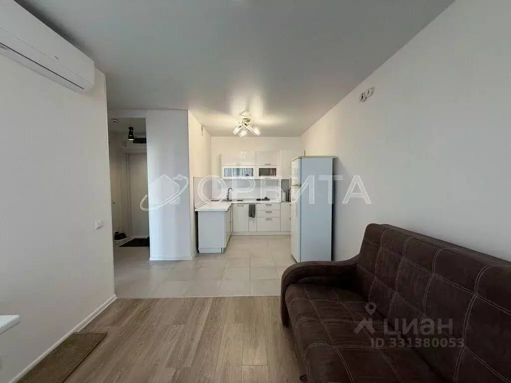1-к кв. Тюменская область, Тюмень Полевая ул., 117к3 (36.9 м) - Фото 1