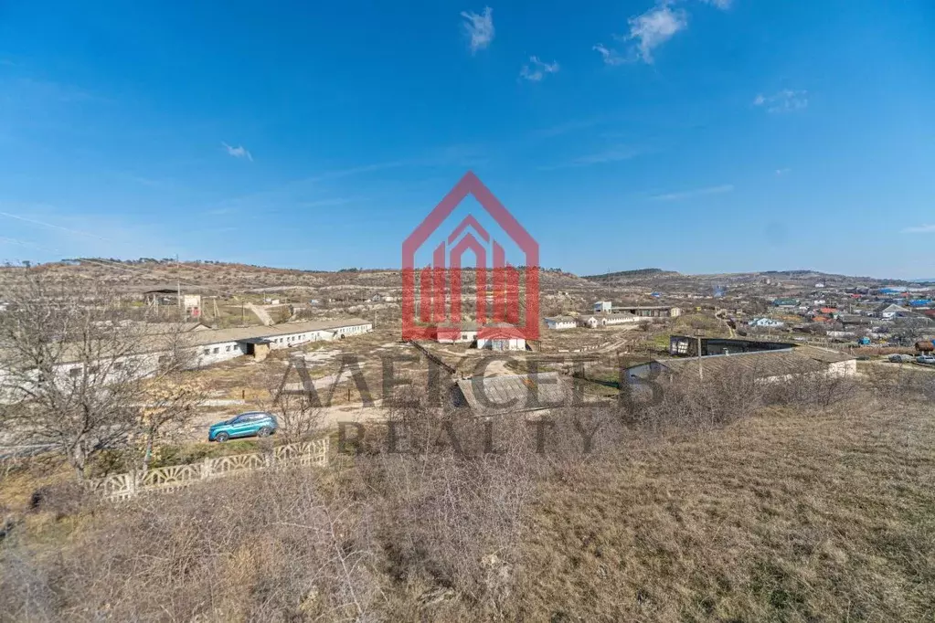 Производственное помещение в Крым, Бахчисарайский район, Долинненское ... - Фото 1