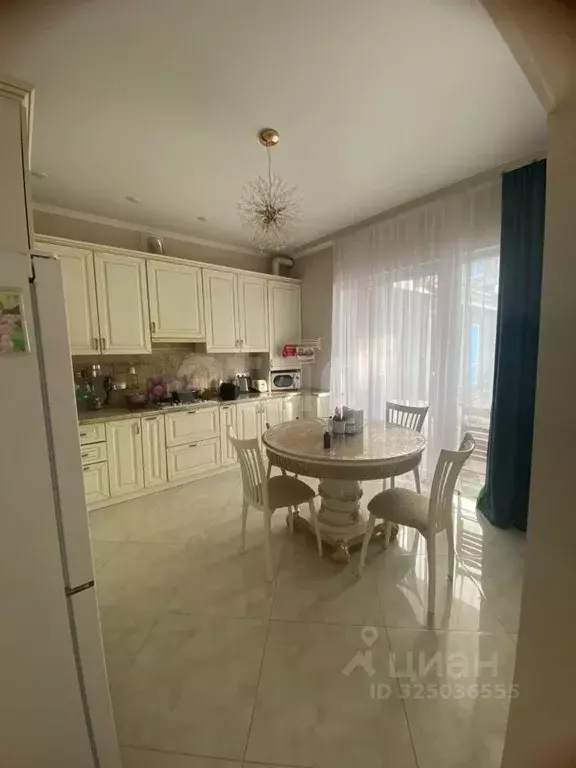 Дом в Краснодарский край, Геленджик Марьинский мкр,  (177 м) - Фото 1