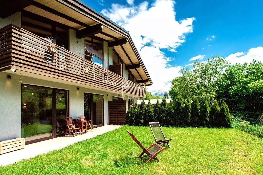 Дом в Краснодарский край, Сочи Красная Поляна пгт, ул. Защитников ... - Фото 1