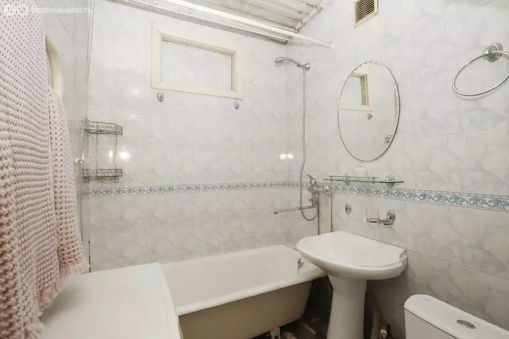 3-комнатная квартира: Иркутск, улица Просвещения, 36 (54.1 м) - Фото 0