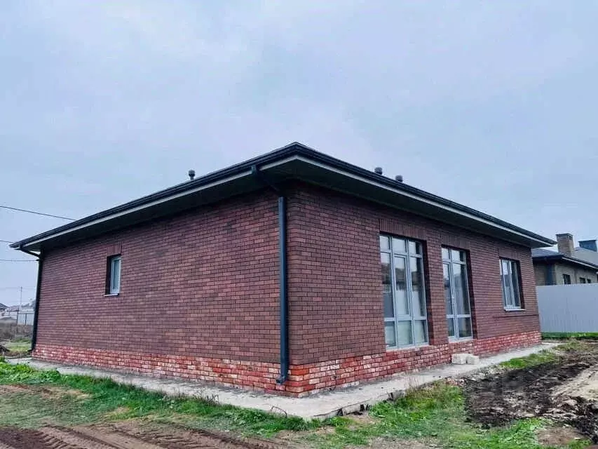 Дом в Ростовская область, Неклиновский район, с. Новобессергеневка ... - Фото 1