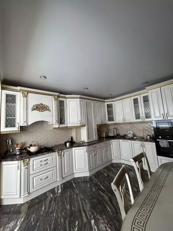 4-к. квартира, 100 м, 1/3 эт. - Фото 0