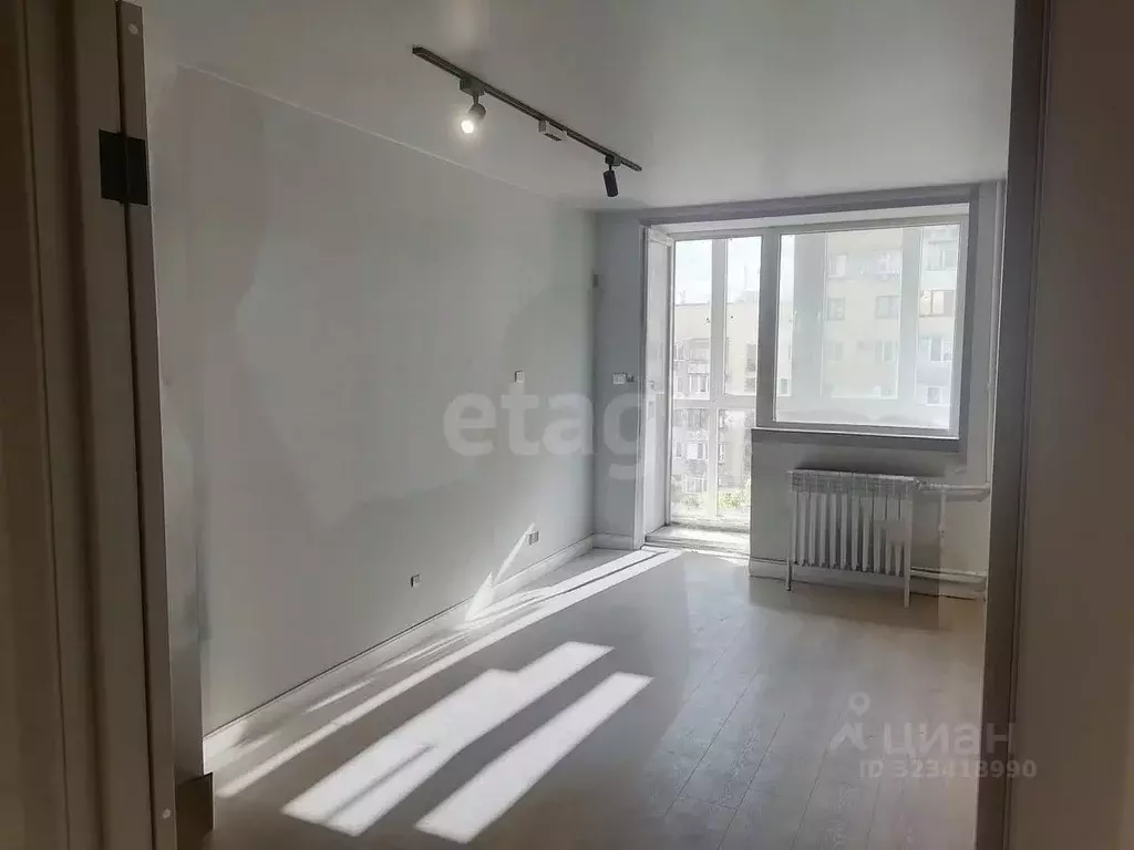 2-к кв. Крым, Симферополь ул. Тренева (54.0 м) - Фото 1