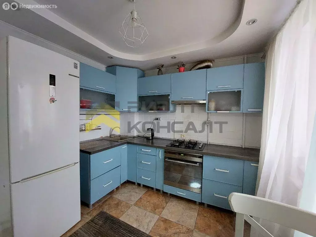 3-комнатная квартира: Омск, посёлок Амурский, 2-я Барнаульская улица, ... - Фото 2