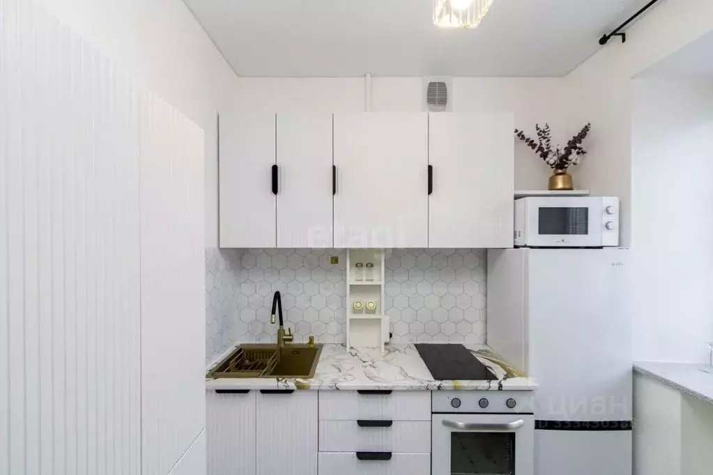 2-к кв. Тюменская область, Тюмень ул. Мельникайте, 103 (42.5 м) - Фото 1