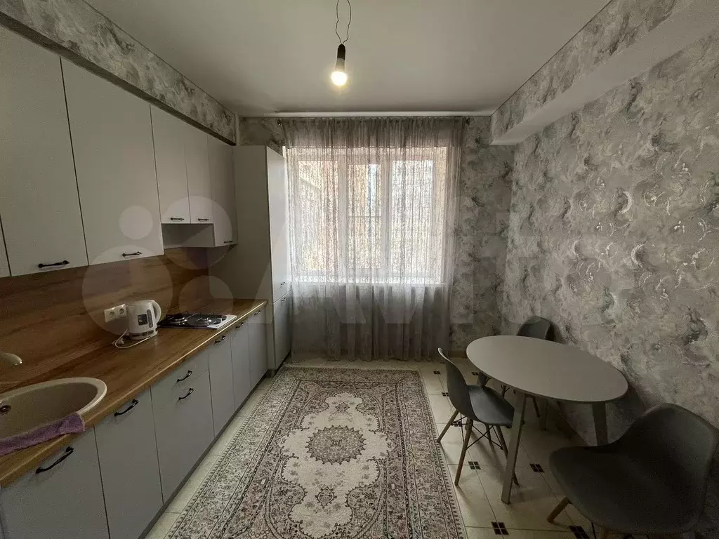 1-к. квартира, 45 м, 7/10 эт. - Фото 0