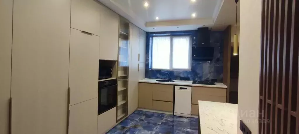 3-к кв. Краснодарский край, Сочи Центральный мкр, пер. Морской, 12 ... - Фото 1