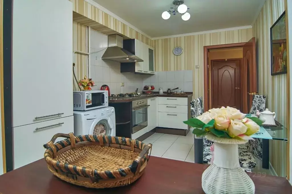 2-к кв. Ставропольский край, Кисловодск ул. Тельмана, 13 (65.0 м) - Фото 1