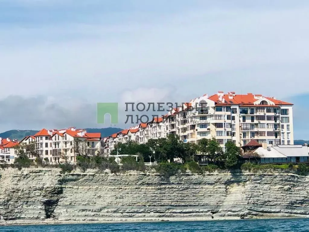2-к кв. Краснодарский край, Геленджик Крымская ул., 22к1 (75.5 м) - Фото 0