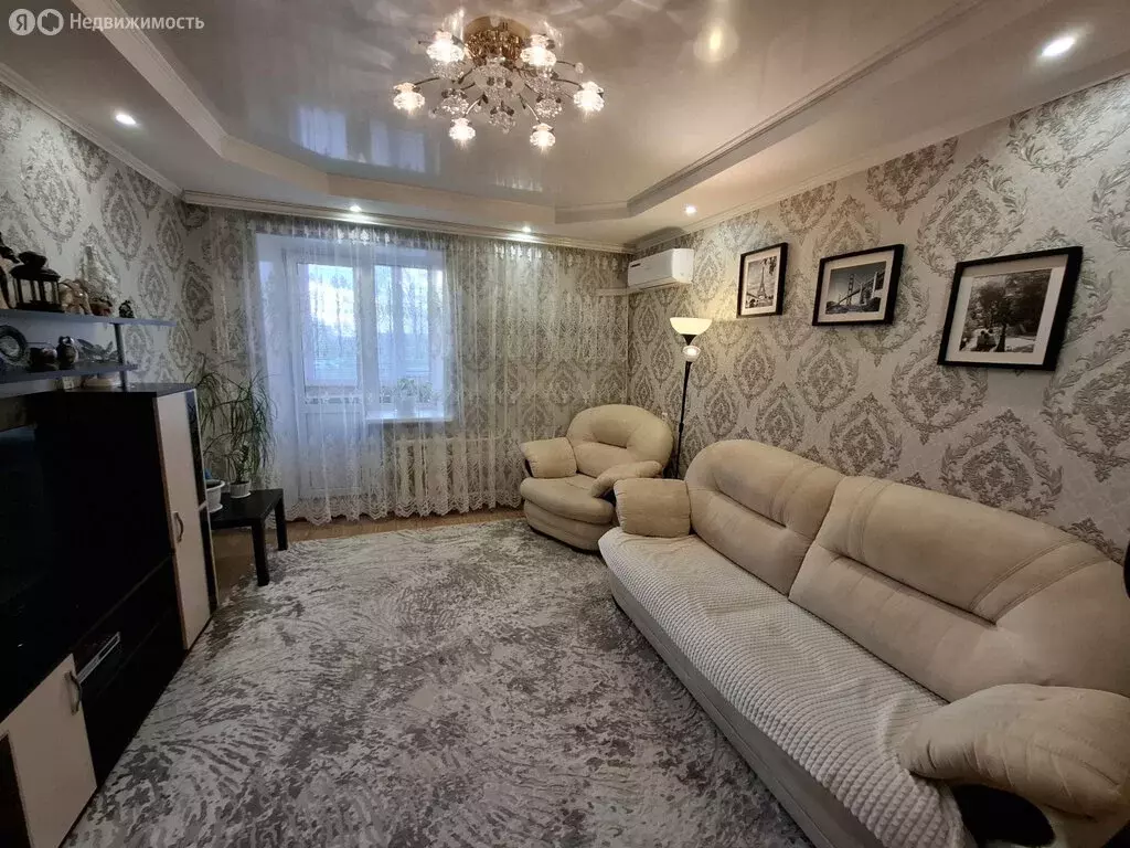 3-комнатная квартира: село Субханкулово, улица Черняева, 4 (58 м) - Фото 0