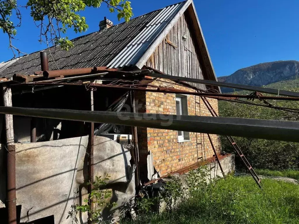 Дом в Крым, Бахчисарайский район, Голубинское с/пос, с. Соколиное ул. ... - Фото 0