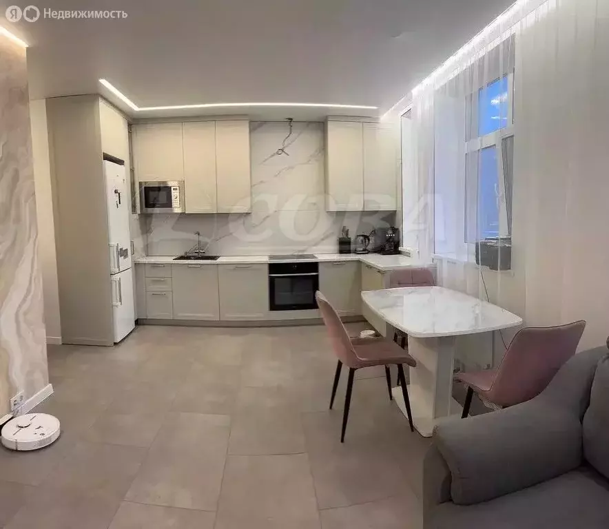 2-комнатная квартира: Тюмень, улица Тимофея Чаркова, 87 (74.2 м) - Фото 1