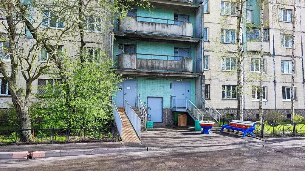 3-к кв. Санкт-Петербург просп. Ударников, 52к2 (70.2 м) - Фото 1